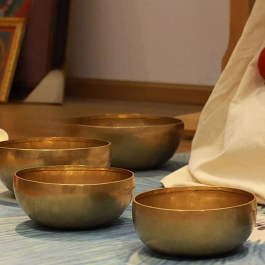 Buddhist Blessing Handmade Nepal Golden Singing Bowl Simple Design for Healing and Meditation Sound Bowl Set